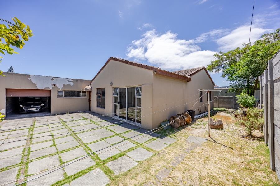 4 Bedroom Property for Sale in Riverton Western Cape